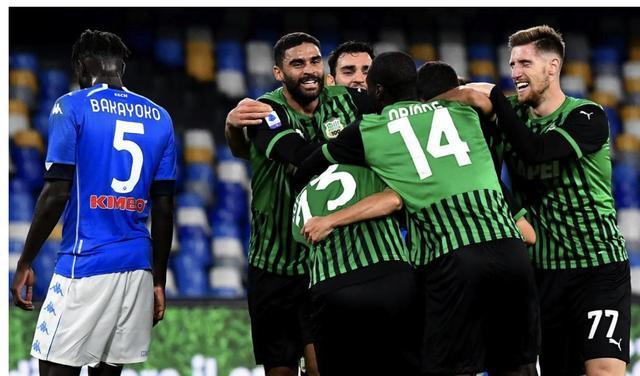  那不勒斯火力全开，死亡三小缔造大胜纪录